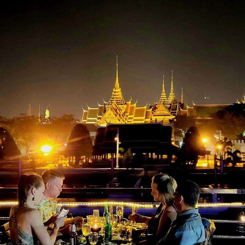 Bangkok: Luxury White Dinner Cruise Free Flow Beer and Wine - Beer, wine, and the open bar