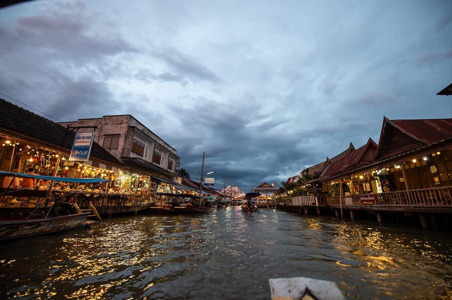 Bangkok: Maeklong Railway Market and Amphawa Floating Market - Key points to know before booking