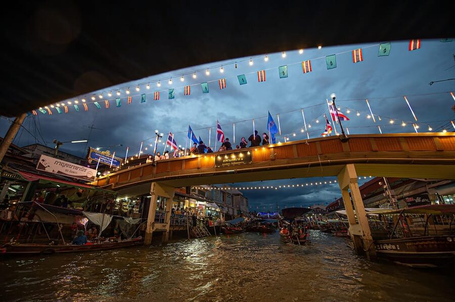 Bangkok: Maeklong Railway Market and Amphawa Floating Market - Amphawa Floating Market by long-tail boat