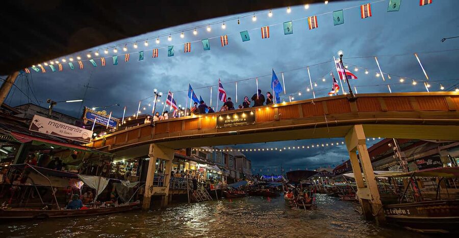 Bangkok: Maeklong Railway Market and Amphawa Floating Market - Fireflies can make the evening memorable