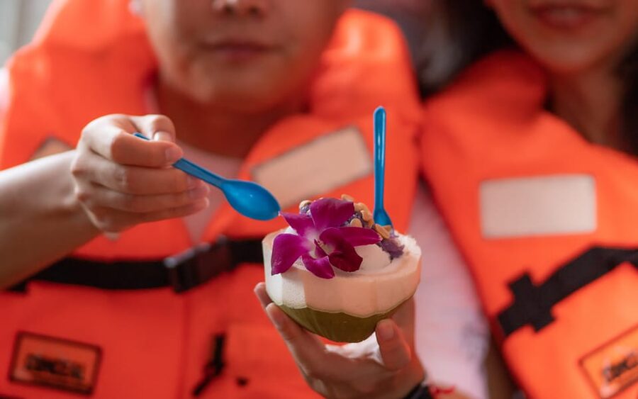 Bangkok: Maeklong Railway Market and Amphawa Floating Market - How the transport and group format affect the day