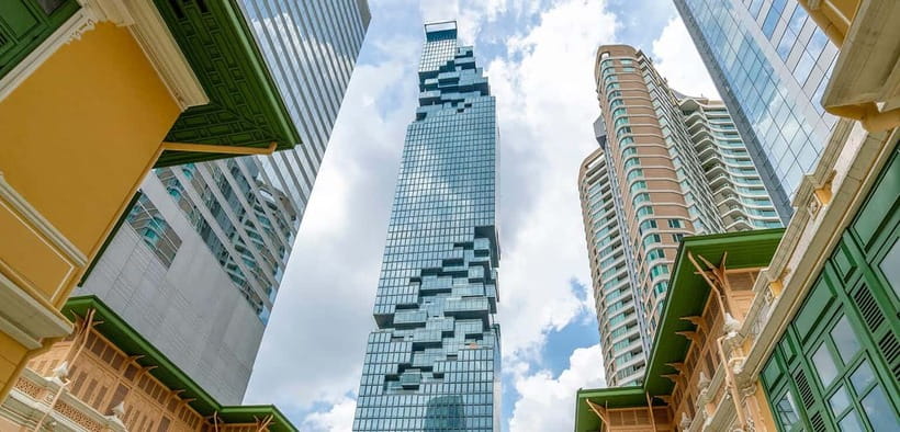 Bangkok: Mahanakhon Skywalk Sunset Ticket with Photo - Testing the glass floor at 78 floors