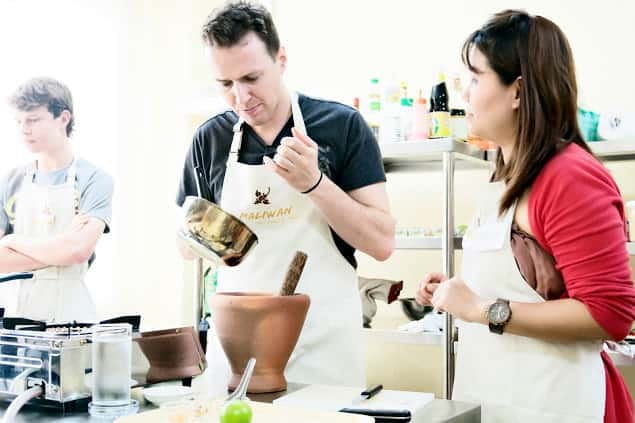 Bangkok: Maliwan Thai Cooking Class with Market Tour - What you actually learn at the stove