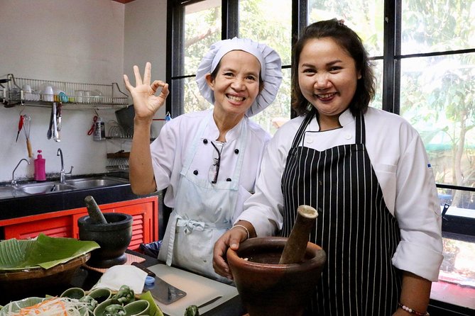 Bangkok Market Tour & Thai Cooking Class with Boat Ride with Aoy - Practical details before you book