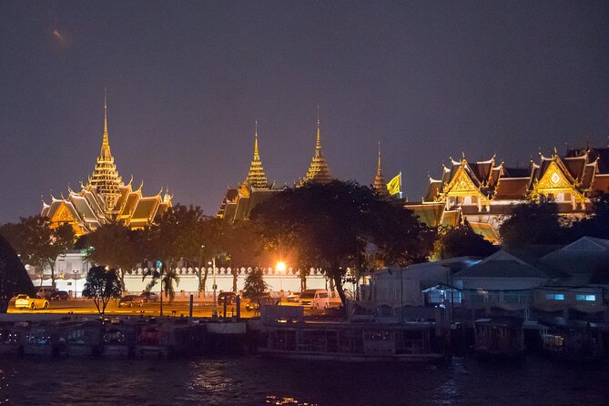 Bangkok Meridian Dinner Cruise from ICONSIAM - The international buffet and seafood dinner