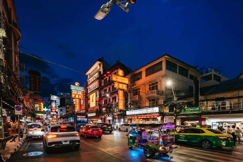 Bangkok: Michelin Guide Street Food Tour by Tuk Tuk - The three-hour choice is the better value