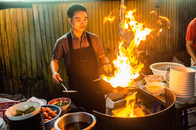 Bangkok Midnight Food Tuk Tuk Tour - First stop: Guay Tiew Kua Gai in Pom Prap