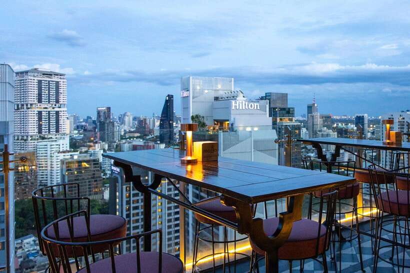 Bangkok: Mojjo Rooftop Lounge & Bar Food & Beverage Package - Views, music, food, and service