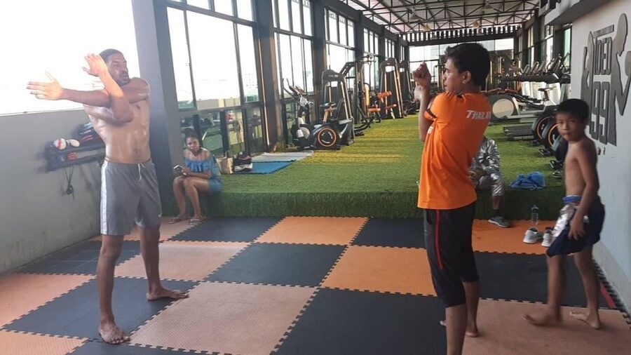 Bangkok: Muay Thai Boxing Class for Beginners - The coach, translator, and personal attention