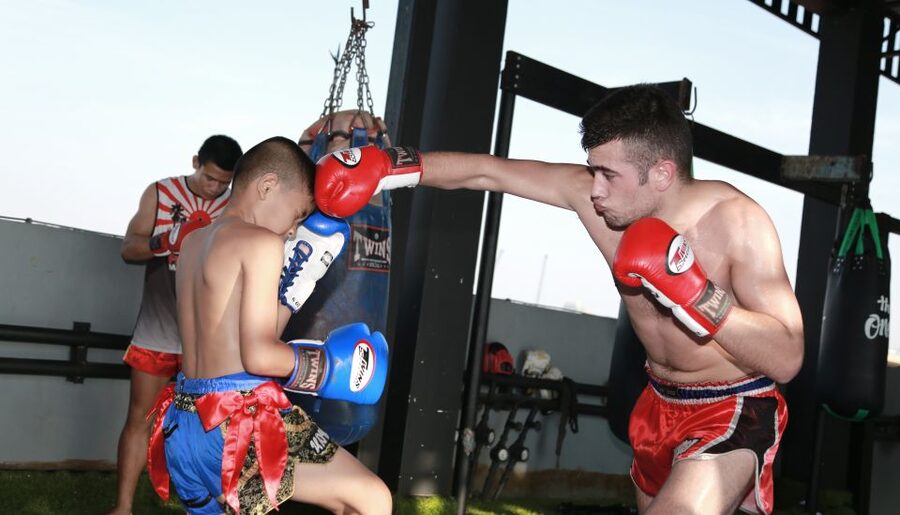 Bangkok: Muay Thai Boxing Class for Beginners - Finding the gym at Rod Fai Fah Apartment