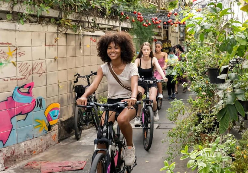 Bangkok: Must-Try Hidden Bike & Food Experience - The First Food Stops: Arrive Hungry