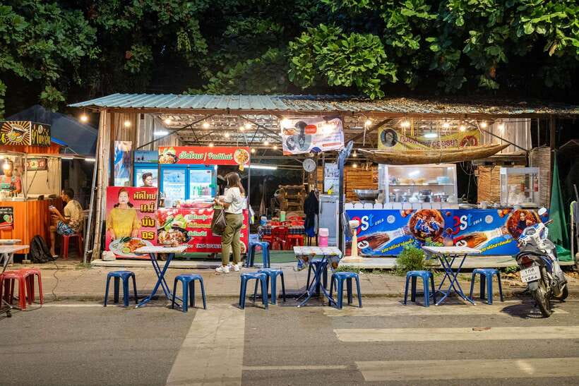 Bangkok: Night Bike Tour with Temples & Flower Market Visit - How difficult is the cycling?