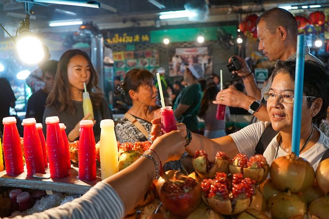 Bangkok Night Michelin Foodie Tour in Chinatown with 15+ tastings - Dumplings and dim sum set the tone