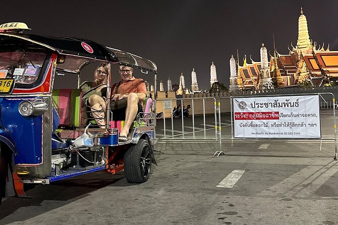Bangkok Night Tour: Food, Temple & Tuk Tuk - Chinatown after dark