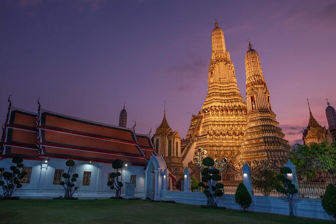 Bangkok Night Tour: Wat Arun, Wat Pho, Chinatown & Tuk Tuk Ride - Yaowarat after dark