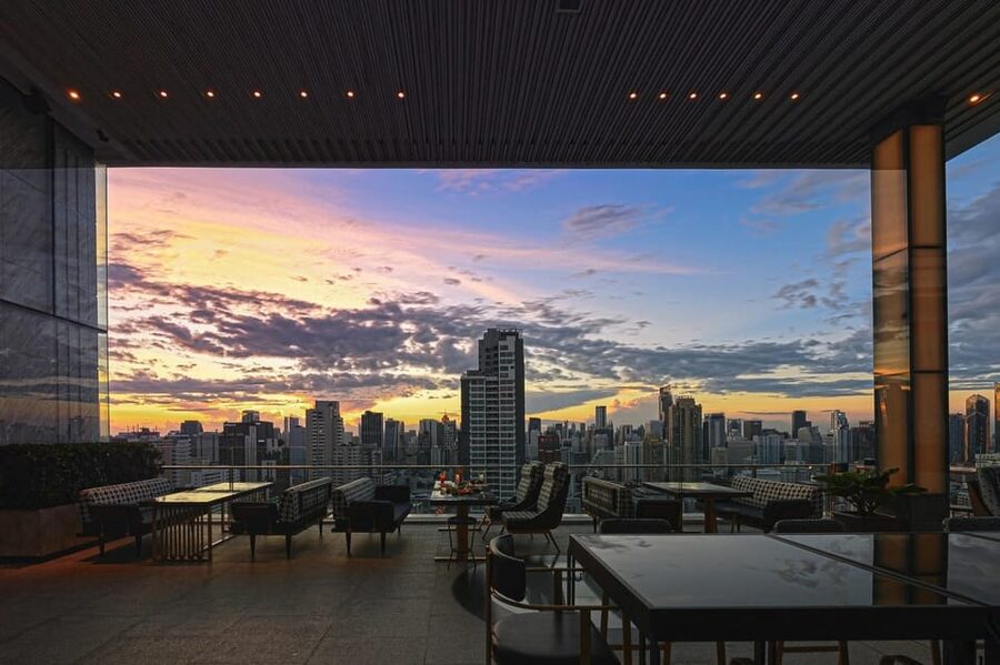 Bangkok: Nimitr Rooftop by 137 Pillars - Arriving above Bangkok at Nimitr Rooftop