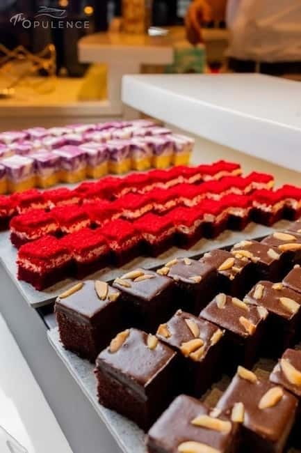 Bangkok: Opulence Luxury River Dinner Cruise - What the buffet is like at dinner