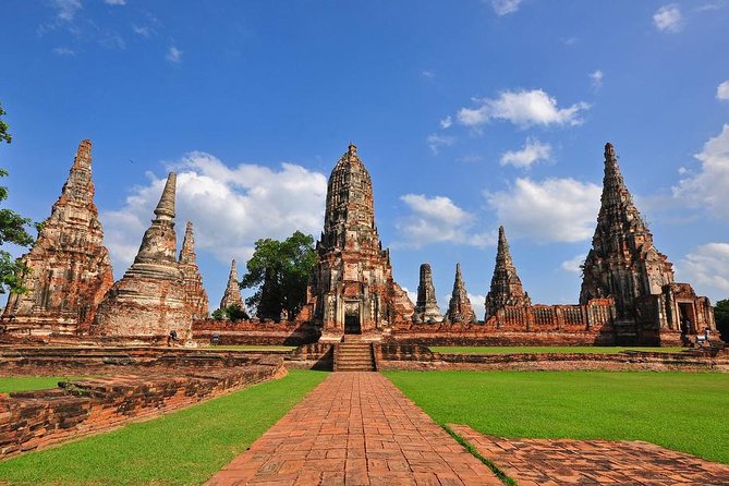 Bangkok: Private Ayutthaya and Bang Pa-In Summer Palace Tour - Wat Yai Chai Mang Khon’s rows of Buddha images