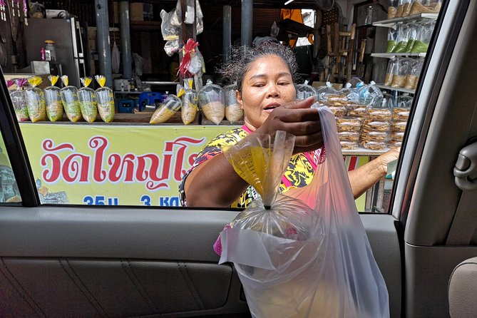 Bangkok: Private Ayutthaya and Bang Pa-In Summer Palace Tour - The guide makes the difference