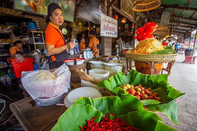 Bangkok Private Customizable Tour with Guide - Choosing between Bangkok’s major temples