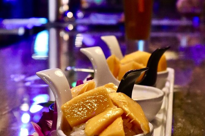 Bangkok Private Walking Food Tour with 10+ Tastings in Chinatown - Talat Noi adds older Bangkok character