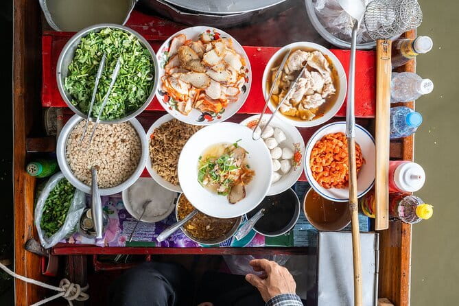 Bangkok: Railway & Damnoen Saduak Floating Market with Transfer - Why the railway market is the real highlight