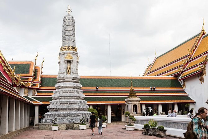 Bangkok Reclining Buddha (Wat Pho) Entrance Ticket - Clothing, manners, and the temple setting