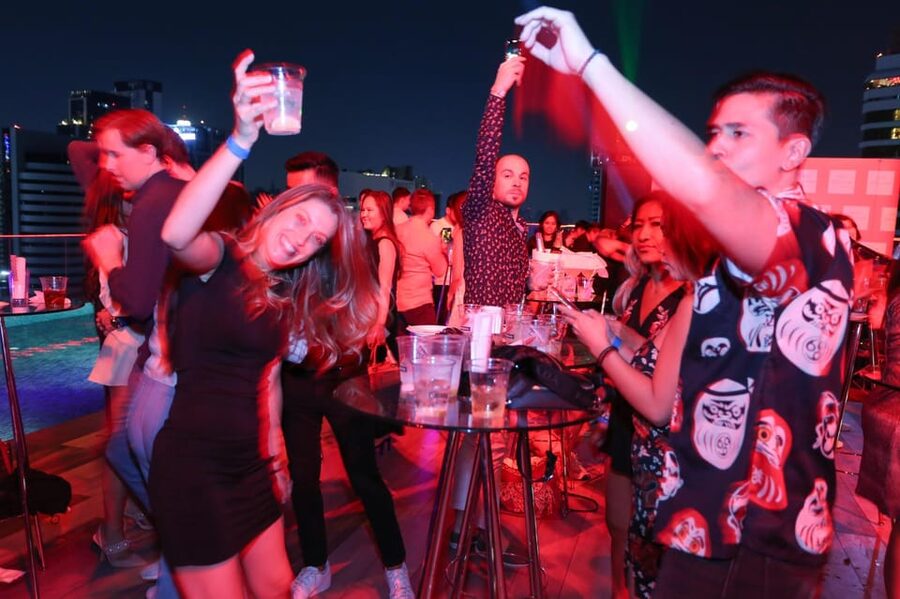 Bangkok: RedSquare Rooftop Bar at Novotel Sukhumvit 4 - Live DJ Music and the Mood After Dark