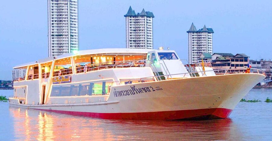 Bangkok: River Dinner Cruise on the Chao Phraya Princess - Getting to the boat at Iconsiam