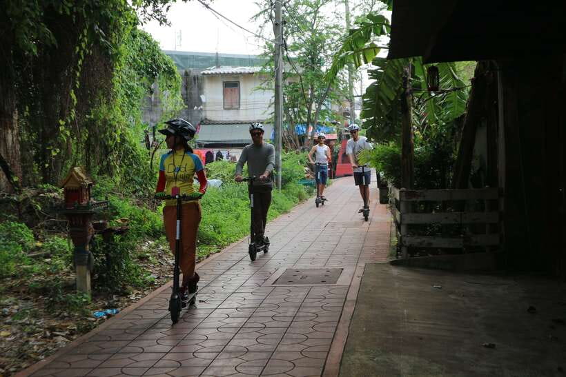 Bangkok: Riverside E-Scooter Adventure with StreetFood Snack - Kudeejeen, Santa Cruz, and Portuguese food links
