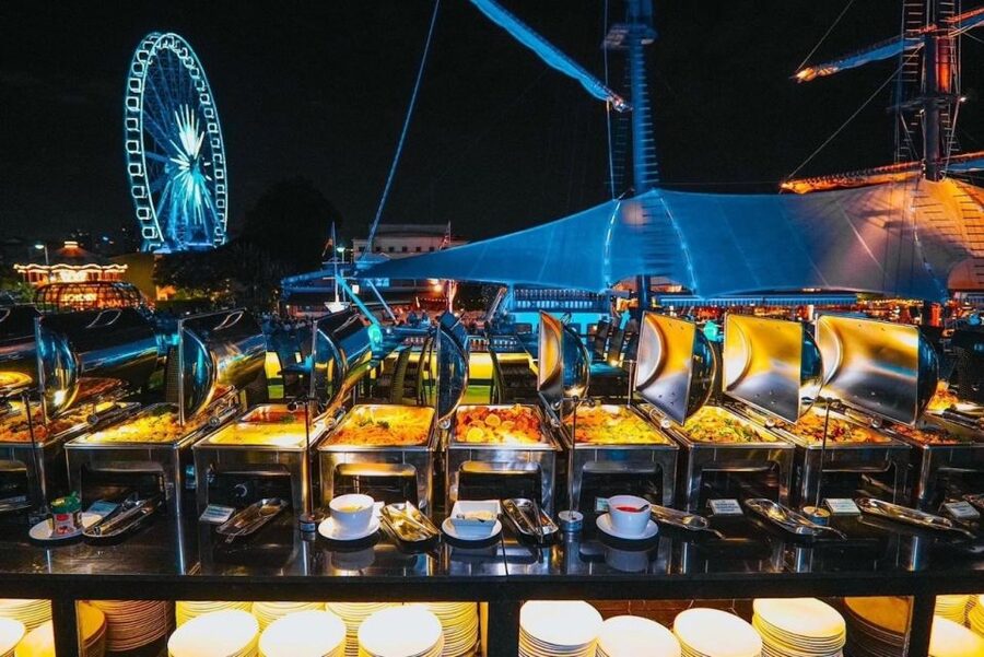 Bangkok: Royal Princess Chao Phraya Dinner Cruise - How the evening unfolds from 6:00 to 9:30 PM