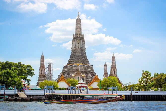Bangkok's Best: City Highlights & Floating Market Private Tour - Chinatown adds food, shops, and city energy