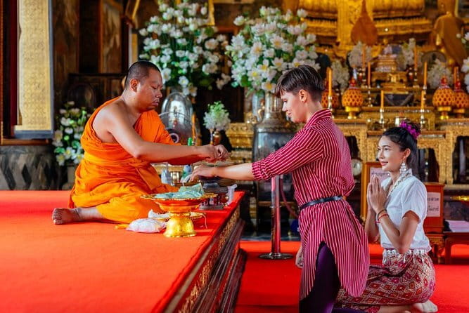 Bangkok's Best: City Highlights & Floating Market Private Tour - Damnoen Saduak is the colorful finale