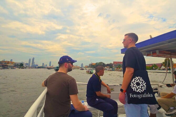 Bangkok's Best: City Highlights & Floating Market Private Tour - Wat Pho brings scale and calm