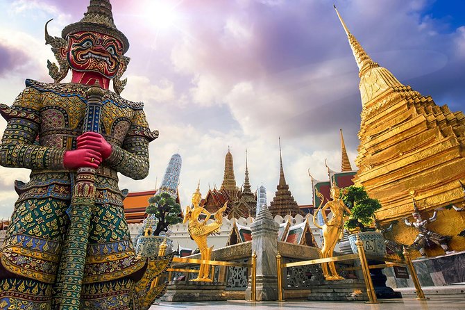 Bangkok's Grand Palace Complex and Wat Phra Kaew Tour - Entering the Grand Palace compound