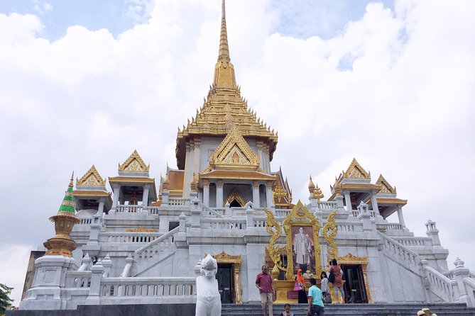 Bangkok’s Sacred Temples & Local Culture Half-Day Tour - Wat Traimit and the solid-gold Buddha