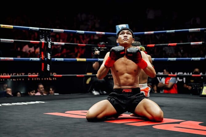 Bangkok's Top Muay Thai Ticket at Rajadamnern Stadium - Why Rajadamnern makes a good Bangkok night out