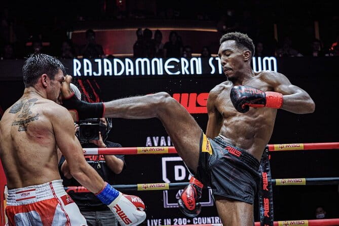Bangkok's Top Muay Thai Ticket at Rajadamnern Stadium - Choosing between Ringside, Club Class, and 2nd Class