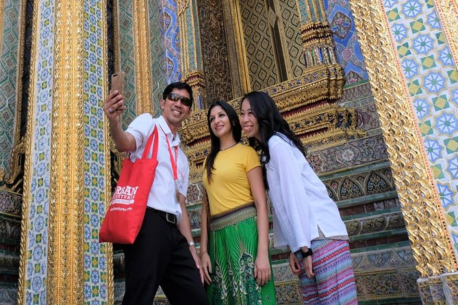 Bangkok’s Treasures: Temples & the Majestic River of Kings - Small-group attention and the human side of the tour