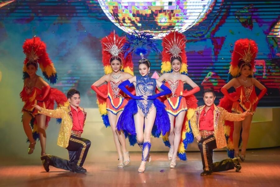 Bangkok: Skip-the-Line Golden Dome Cabaret Show Tickets - The opening: voucher exchange and finding your seat