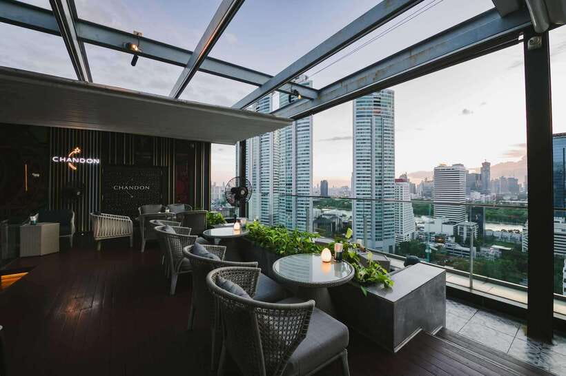Bangkok: Sky on 20 Rooftop Bar With Free Flow Drinks - What the 90-minute visit feels like