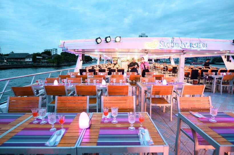 Bangkok: Smile Riverside Dinner Cruise - Bangkok after dark from the Chao Phraya