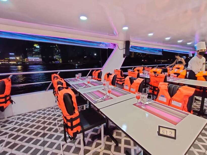 Bangkok: Smile Riverside Dinner Cruise - Rama VIII Bridge and the modern riverfront