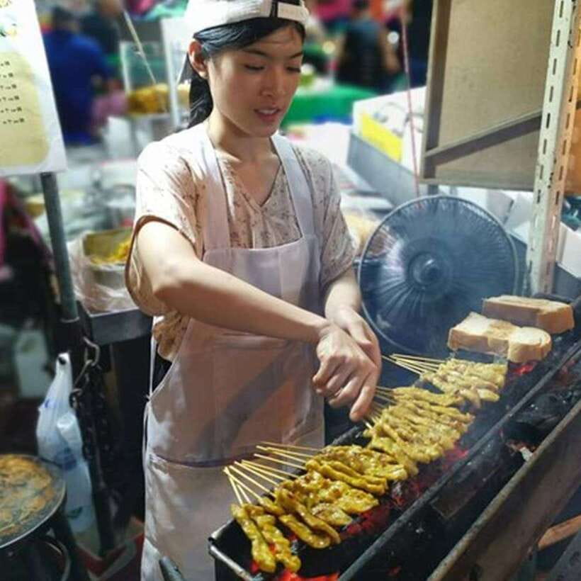 Bangkok: Street Food Tasting Tour at Night - Hygiene, comfort, and sensible expectations