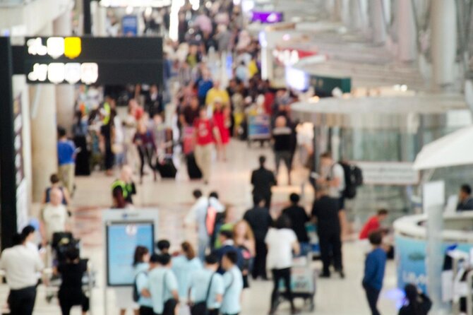 Bangkok Suvarnabhumi Airport: VIP Meet & Greet Service (Fasttrack) - Baggage help has clear limits