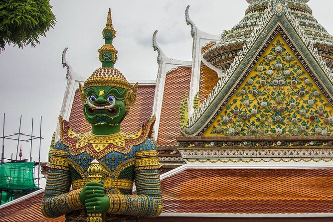 Bangkok Temples Tour - Wat Suthat and the old city view