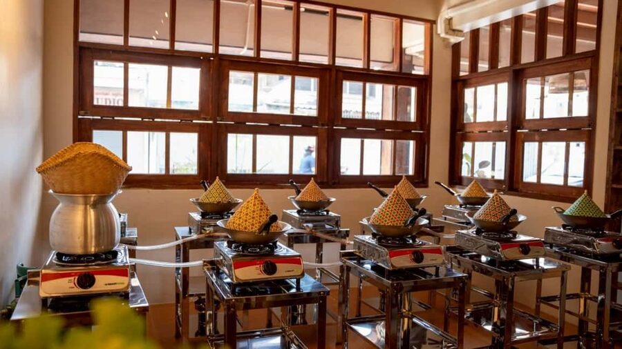 Bangkok: Thai Cooking Class With 4 Dishes & Thai Drink - Key points at a glance