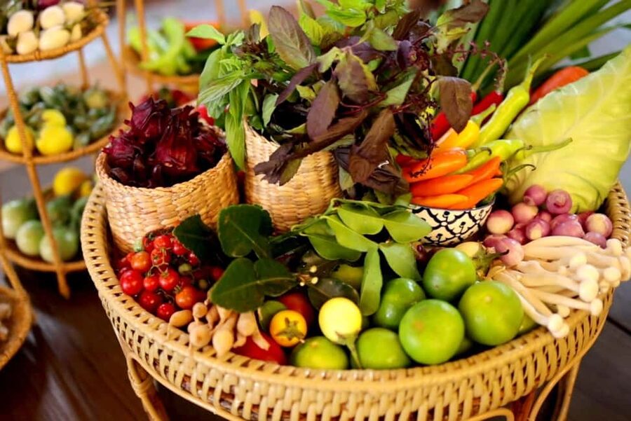 Bangkok: Thai Cooking Class With 4 Dishes & Thai Drink - Som Tum brings texture and freshness