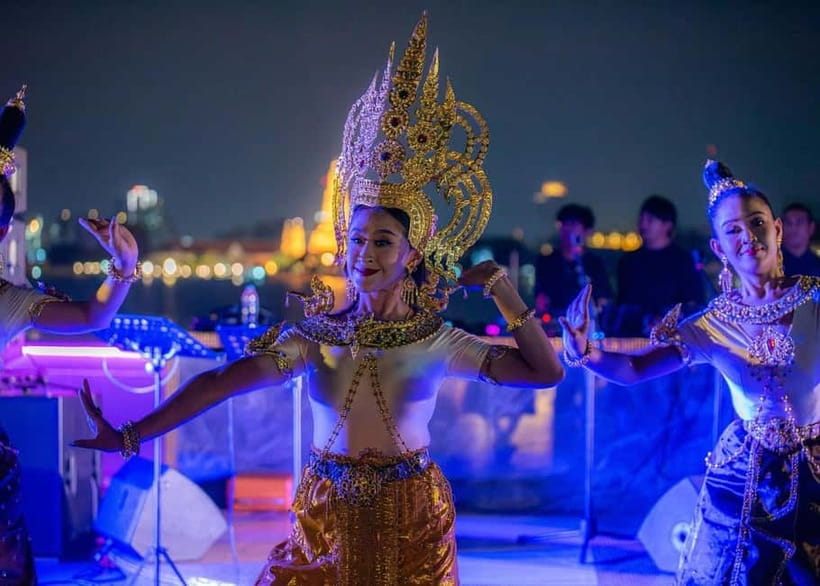 Bangkok: The Newest Luxury 5-Star Bangkok Chao Phraya Cruise - The buffet: plenty of choice, with realistic expectations