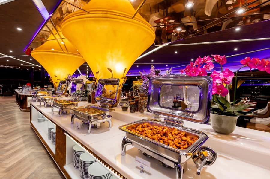 Bangkok: The Opulence Buffet Dinner Cruise with Live Band - Live singers, band, and Thai dance